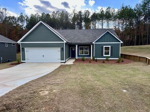 Photo of 25 LEE ROAD 2133, Valley, AL 36854 (MLS # 177387)