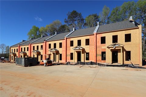 Photo of 1027 E GLENN Avenue #505, Auburn, AL 36830 (MLS # 180134)