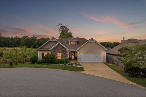 Photo of 2902 ANDERSON LAKES Circle, Opelika, AL 36801 (MLS # 180676)
