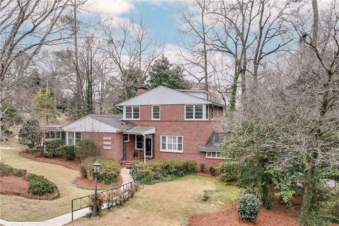 Photo of 600 5TH Avenue, Opelika, AL 36801 (MLS # 179275)