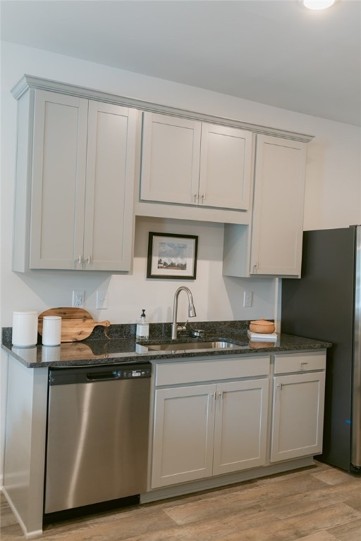 3297 Hamlet Drive 33