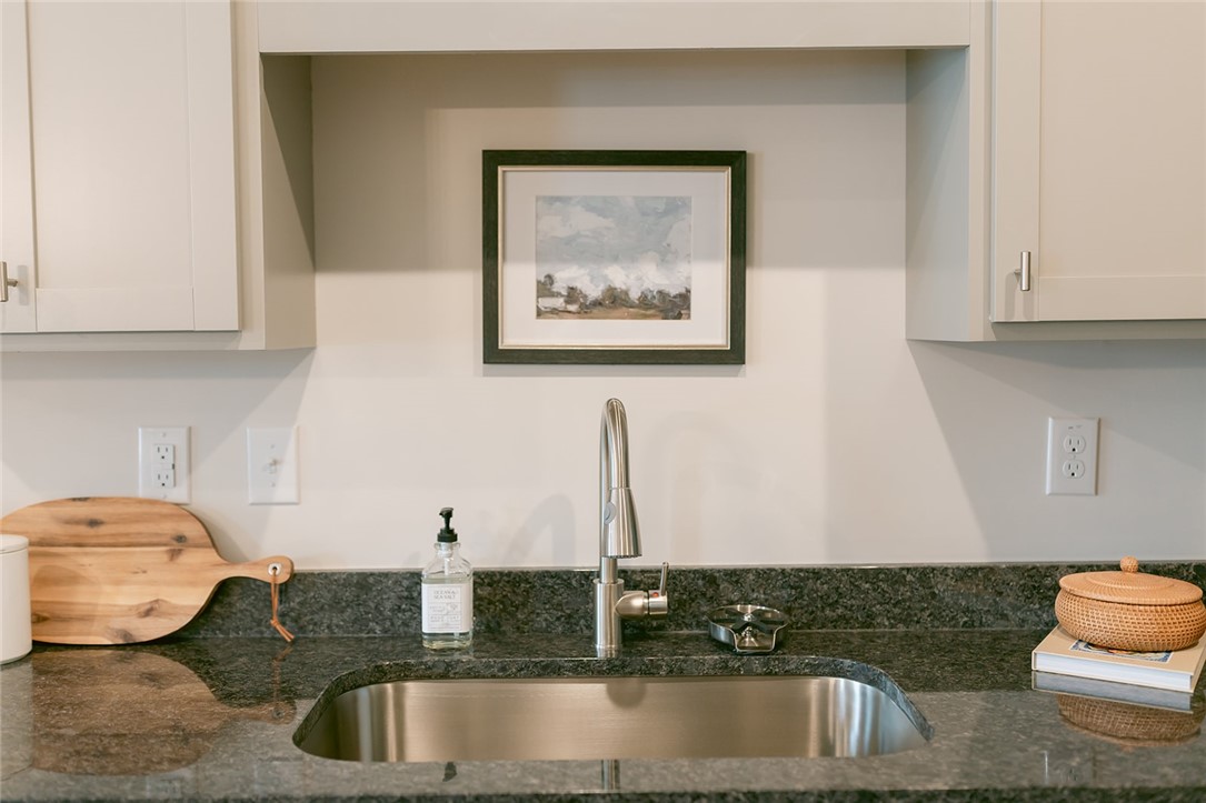 3297 Hamlet Drive 33