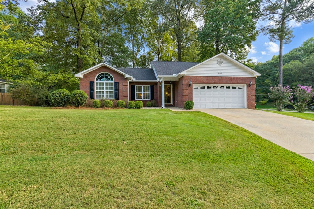 Photo of 2711 CUNNINGHAM Court, Opelika, AL 36804 (MLS # 181965)