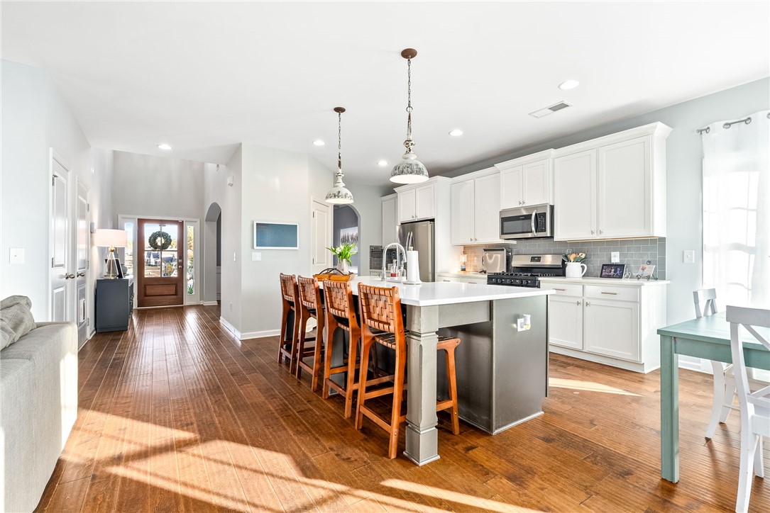 855 W RICHLAND Circle