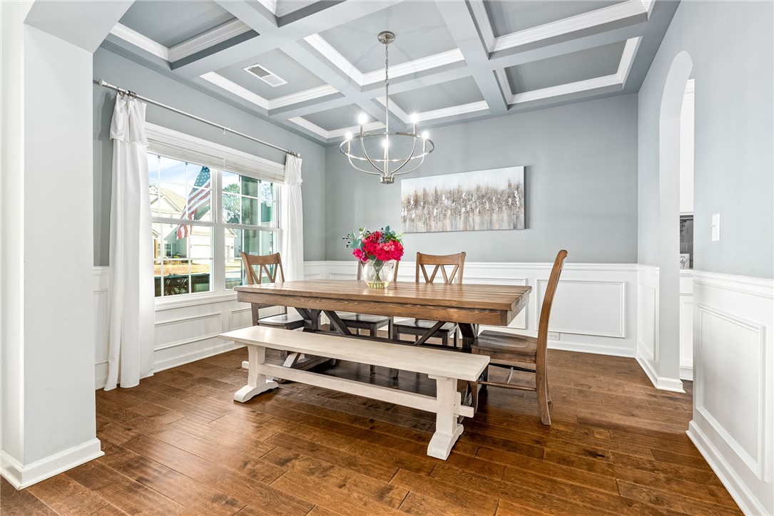 855 W RICHLAND Circle