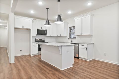 Photo of 834 HUNTERS Way, Opelika, AL 36801 (MLS # 179707)