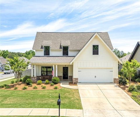 Photo of 2324 RUTLAND Road, Auburn, AL 36832 (MLS # 180091)