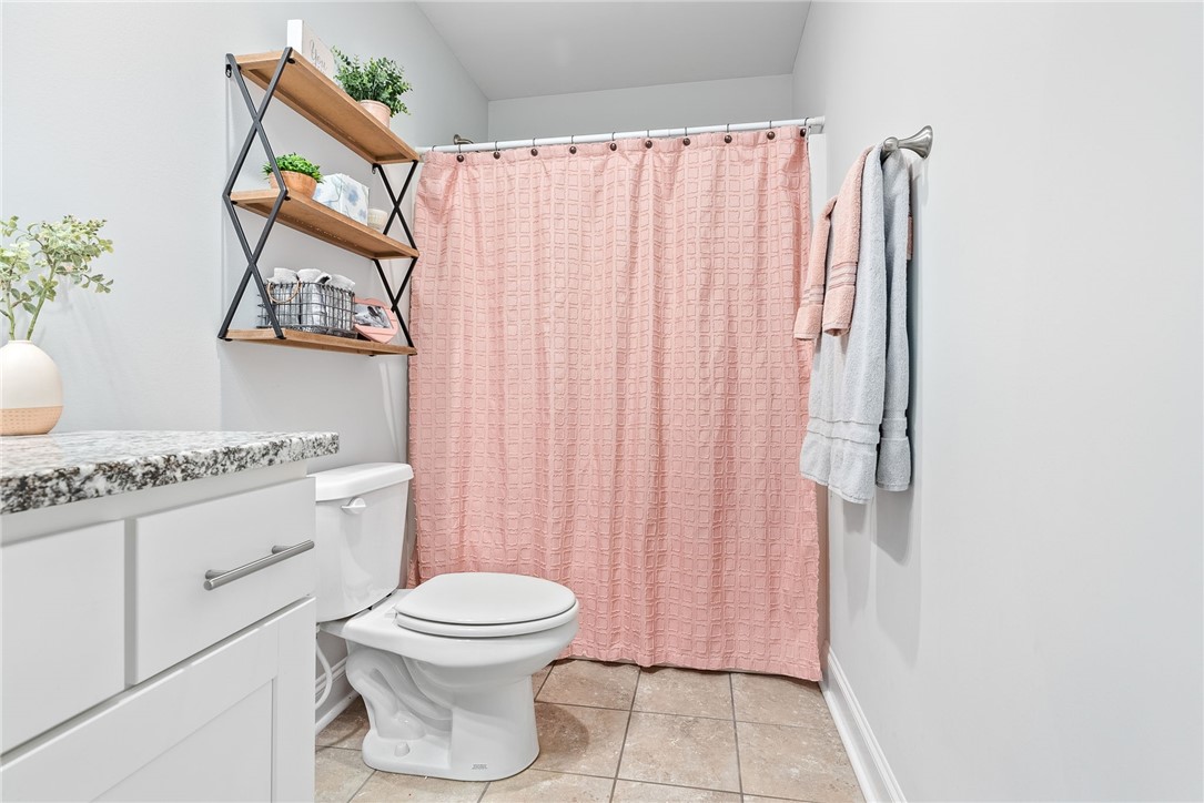 Auburn, Alabama 36830, United States, 3 Bedrooms Bedrooms, ,2 BathroomsBathrooms,Residential,Pending,21717