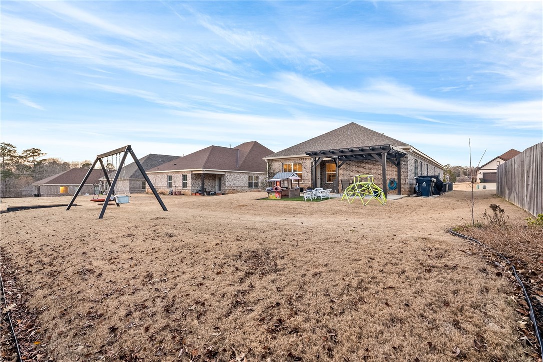 Auburn, Alabama 36830, United States, 3 Bedrooms Bedrooms, ,2 BathroomsBathrooms,Residential,Pending,21717