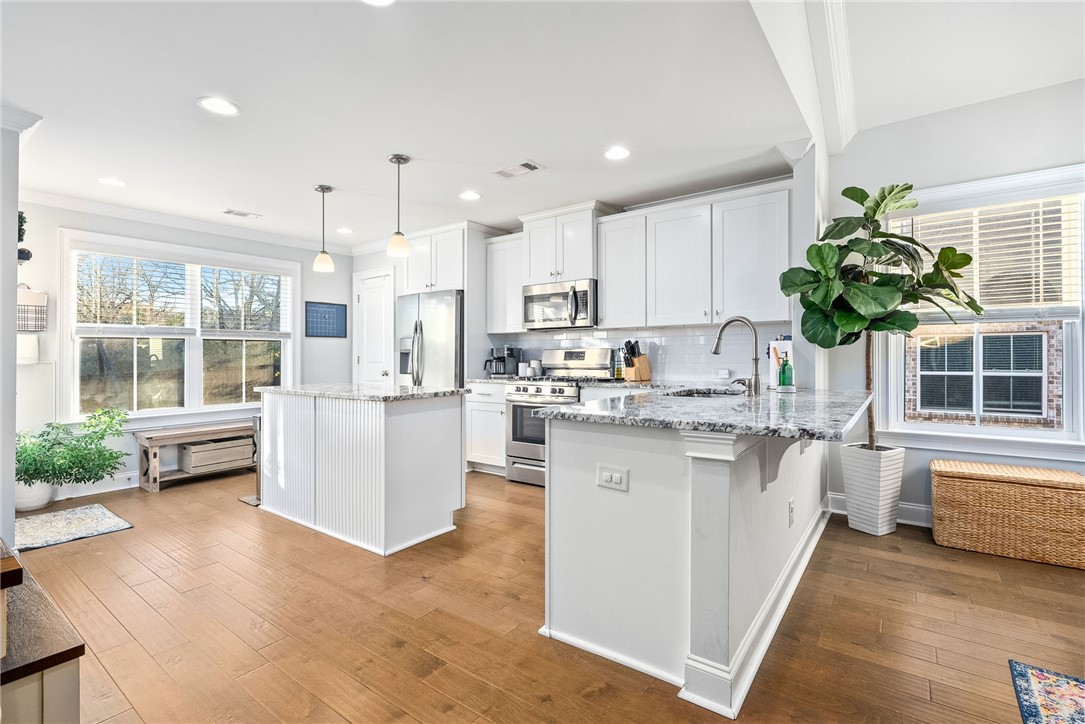 Auburn, Alabama 36830, United States, 3 Bedrooms Bedrooms, ,2 BathroomsBathrooms,Residential,Pending,21717