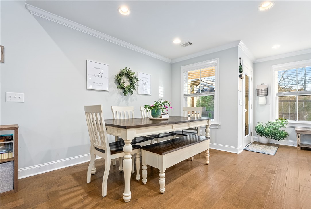 Auburn, Alabama 36830, United States, 3 Bedrooms Bedrooms, ,2 BathroomsBathrooms,Residential,Pending,21717