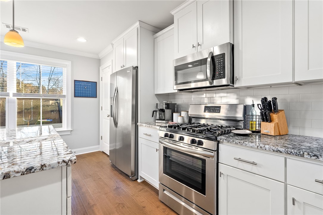 Auburn, Alabama 36830, United States, 3 Bedrooms Bedrooms, ,2 BathroomsBathrooms,Residential,Pending,21717