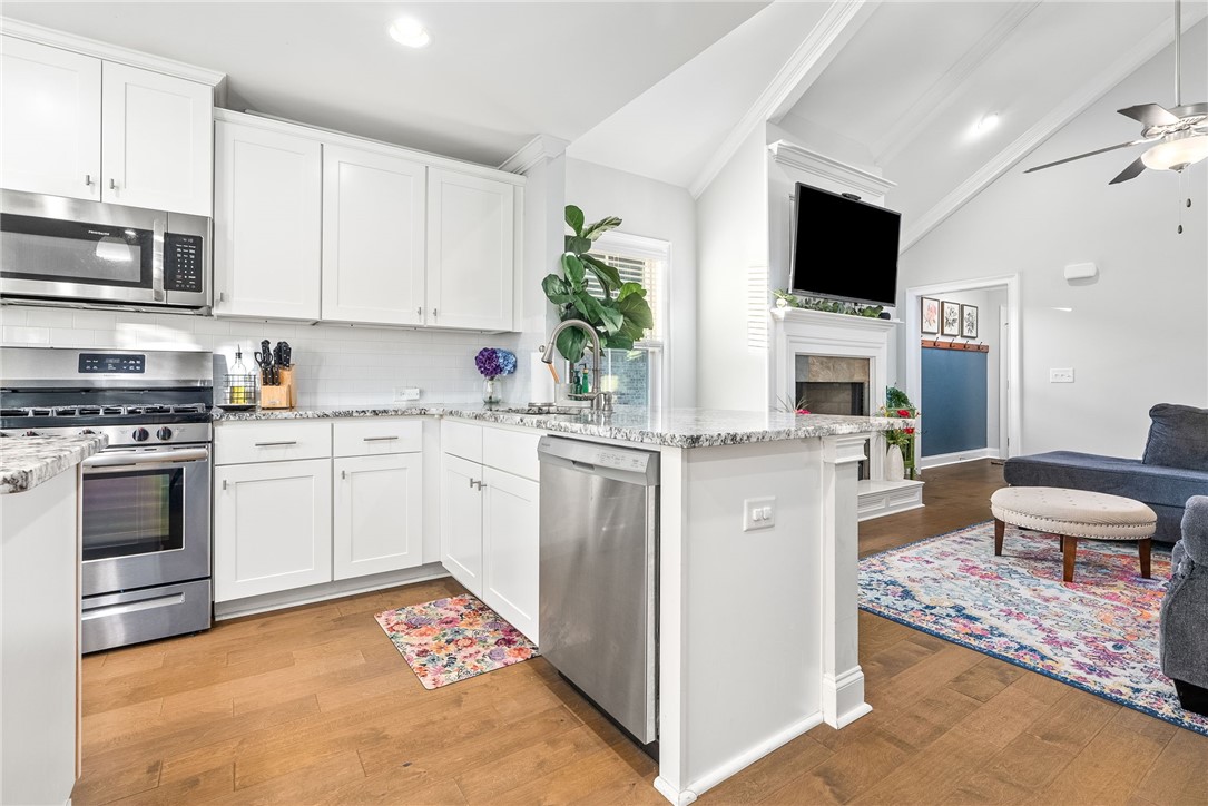 Auburn, Alabama 36830, United States, 3 Bedrooms Bedrooms, ,2 BathroomsBathrooms,Residential,Pending,21717