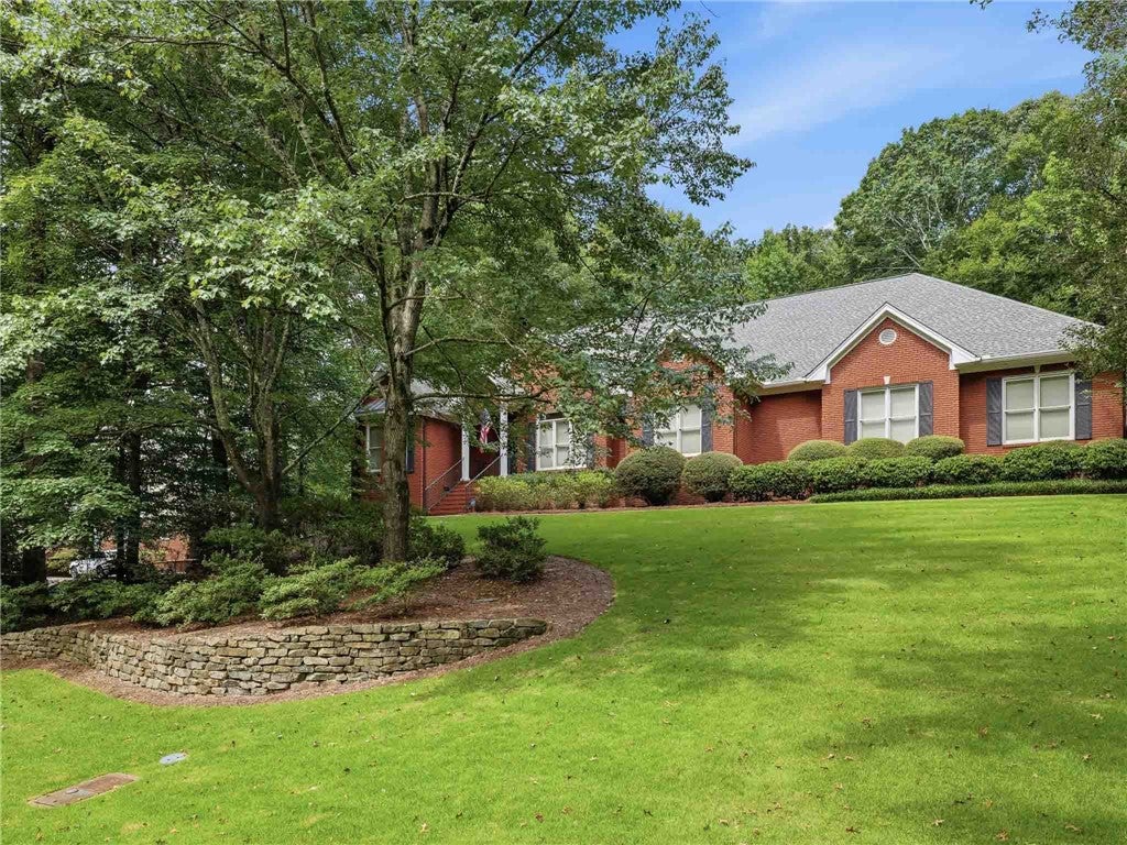 1922 STONERIDGE Drive