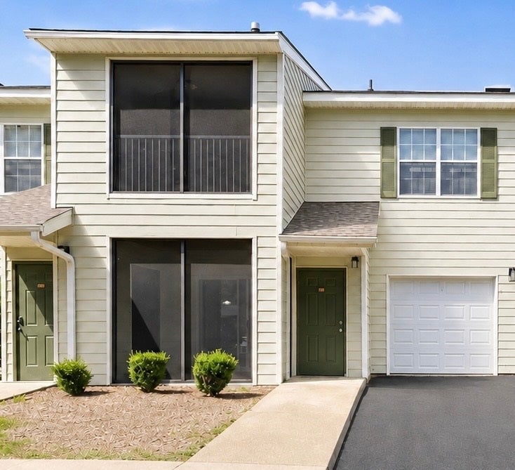 Photo of 447 W LONGLEAF Drive #1403, Auburn, AL 36830 (MLS # 182121)