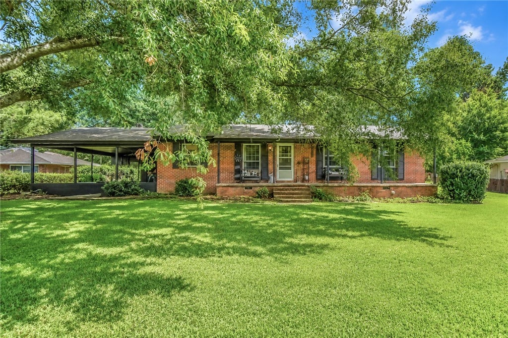 Photo of 1789 HOLMAN Street, Alexander City, AL 35010 (MLS # 181576)