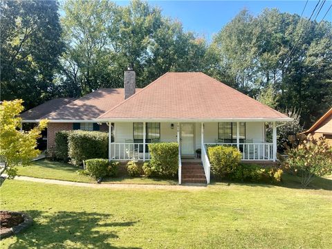 Photo of 610 Rustic Street, Opelika, AL 36801 (MLS # 177160)