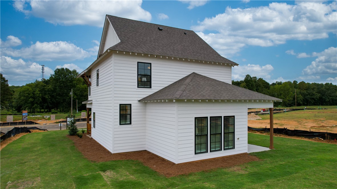 100 FIREFLY Lane