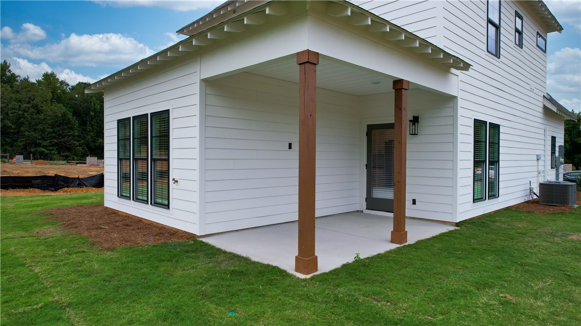 100 FIREFLY Lane
