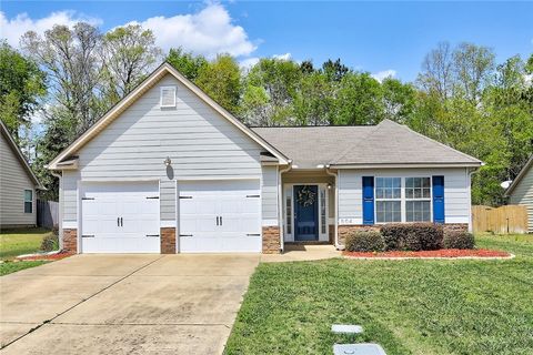 Photo of 504 GWYNNE'S Way, Opelika, AL 36804 (MLS # 177885)