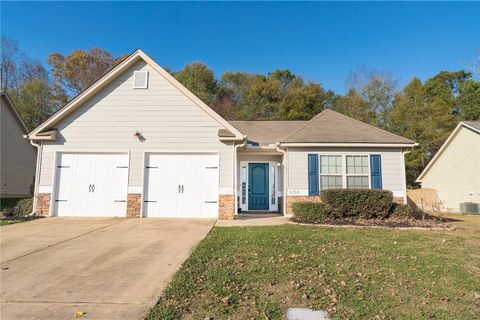 Photo of 504 GWYNNE'S Way, Opelika, AL 36804 (MLS # 177885)
