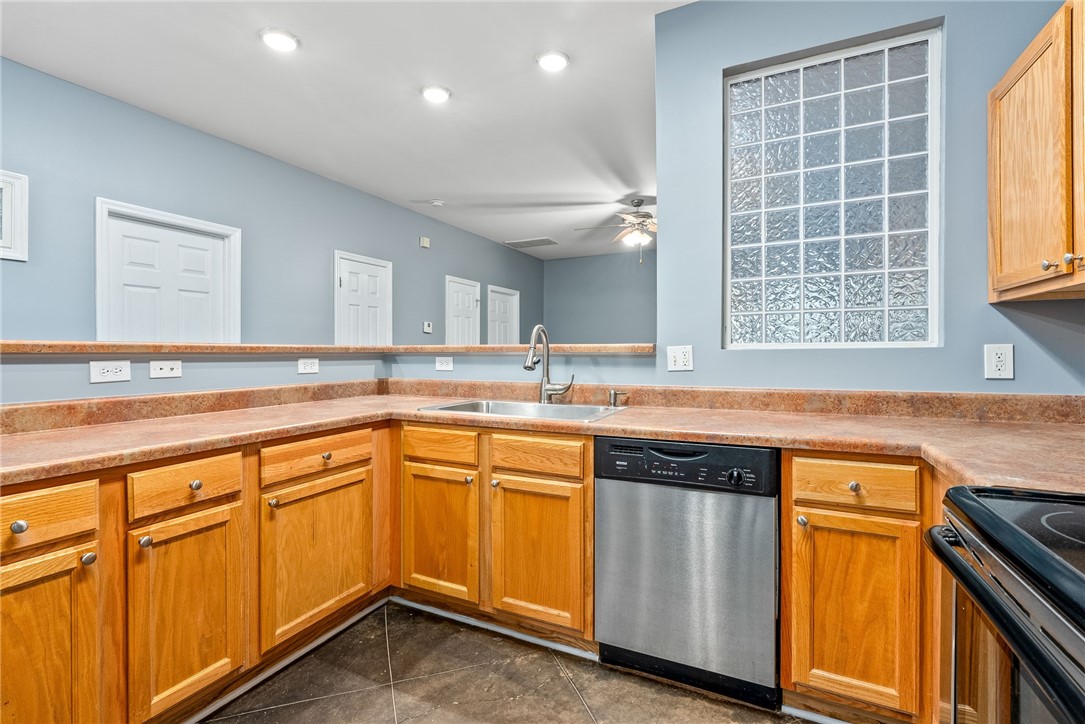 Auburn, Alabama 36830, United States, 2 Bedrooms Bedrooms, ,3 BathroomsBathrooms,Residential,Active,113654