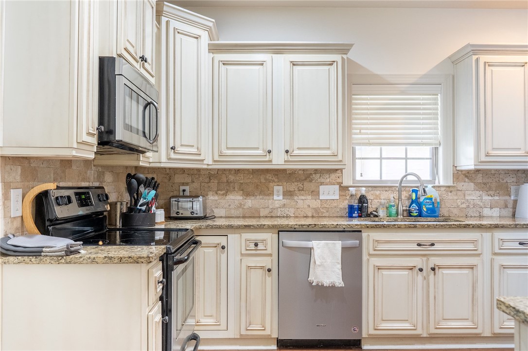 Auburn, Alabama 36830, United States, 5 Bedrooms Bedrooms, ,3 BathroomsBathrooms,Residential,Active,129915