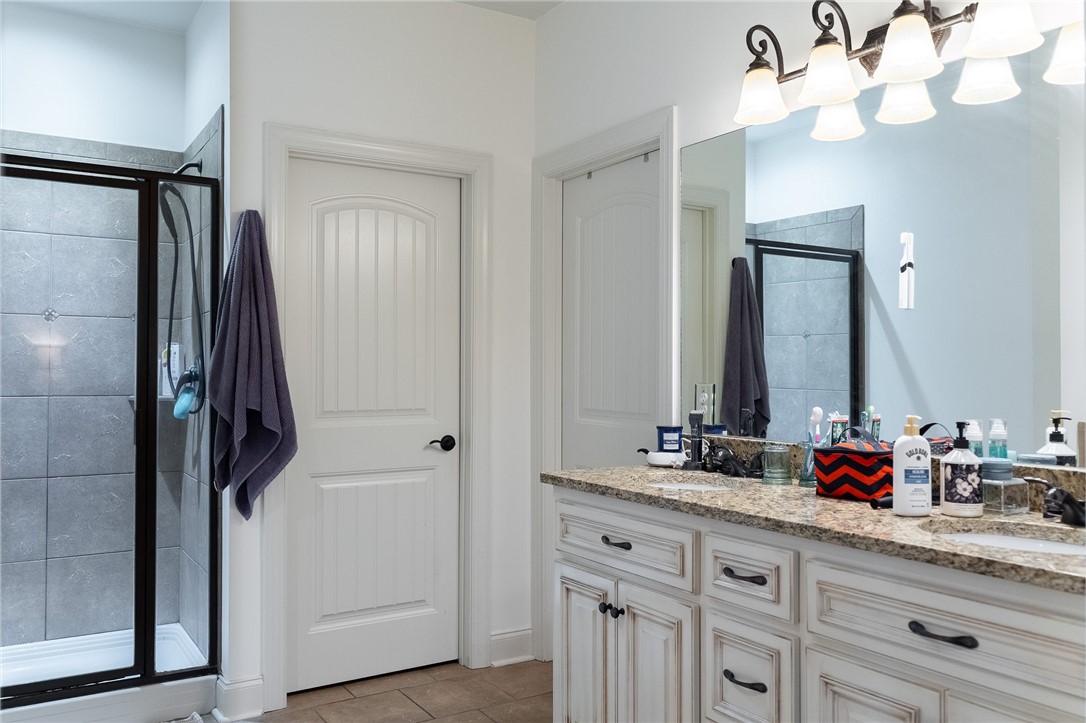 Auburn, Alabama 36830, United States, 5 Bedrooms Bedrooms, ,3 BathroomsBathrooms,Residential,Active,129915