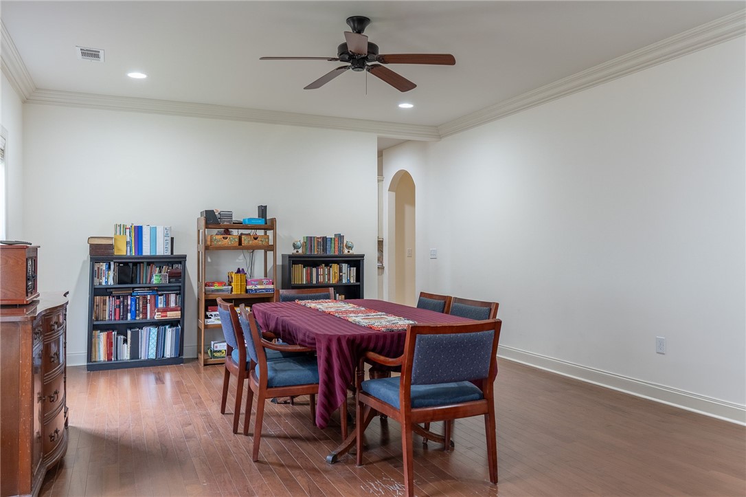 Auburn, Alabama 36830, United States, 5 Bedrooms Bedrooms, ,3 BathroomsBathrooms,Residential,Active,129915