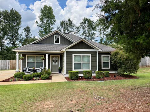 Photo of 323 EMBRY Lane, Auburn, AL 36830 (MLS # 181853)