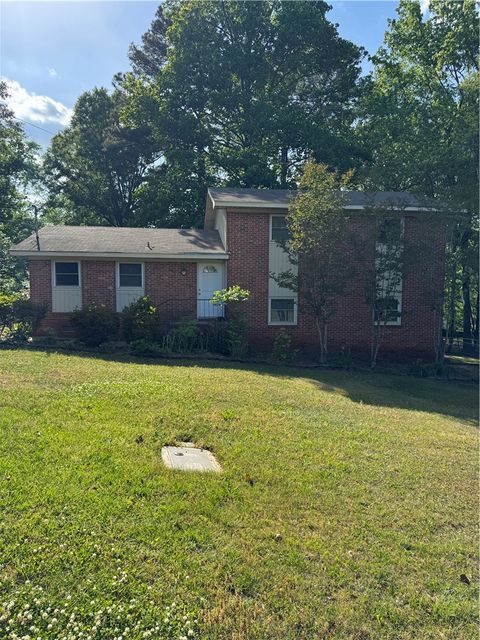 Photo of 1204 PRESTON Street, Opelika, AL 36801 (MLS # 180202)