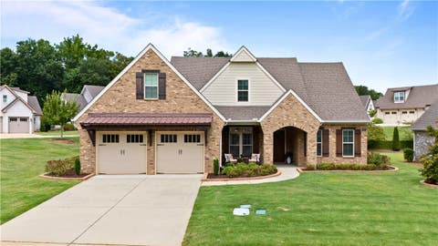 Photo of 1305 SPRING LAKES Crossing, Opelika, AL 36801 (MLS # 181614)