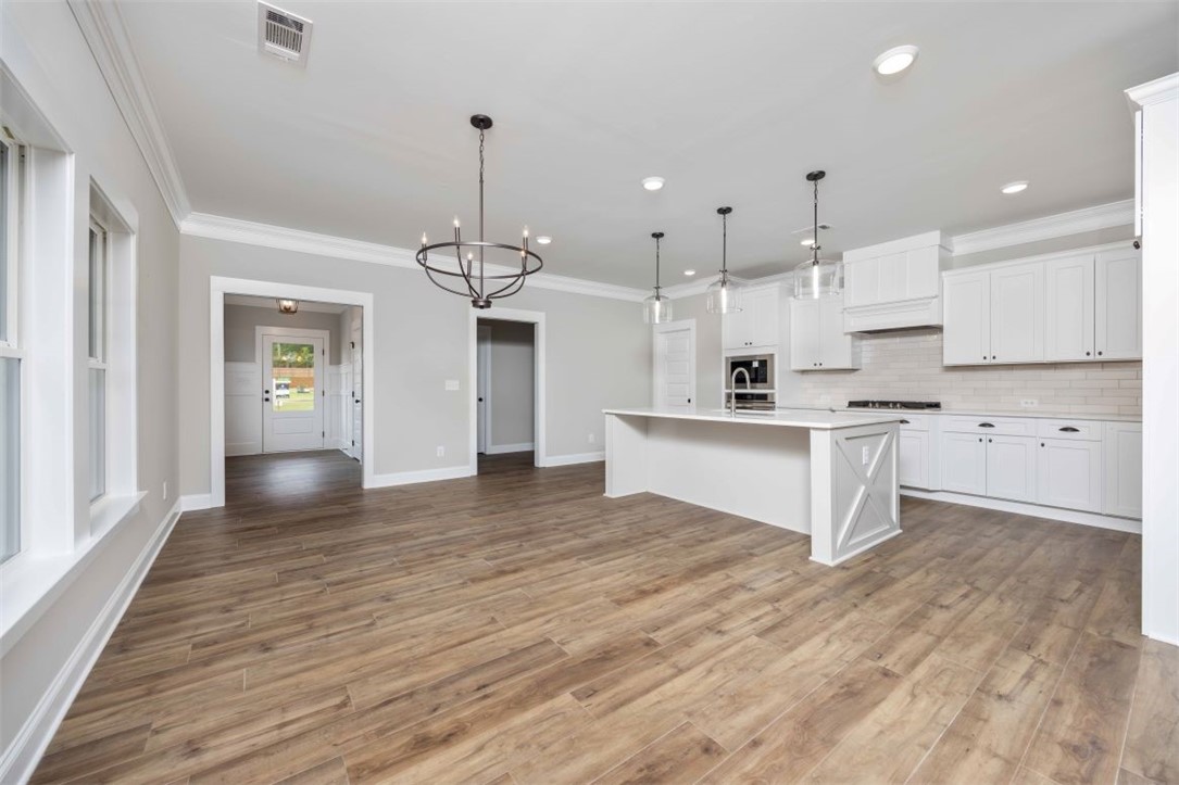 1878 LONGLEAF Lane