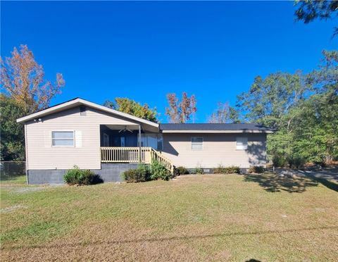 Photo of 30 DETROIT Lane, Tuskegee, AL 36083 (MLS # 177606)