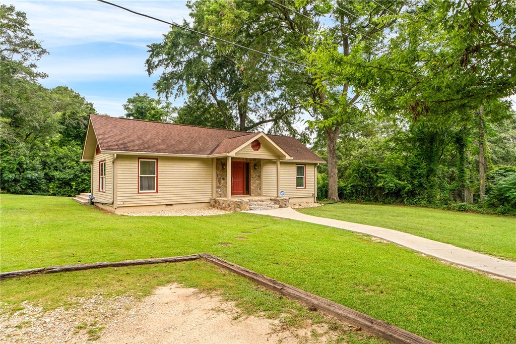 Photo of 580 E UNIVERSITY Drive, Auburn, AL 36830 (MLS # 181721)