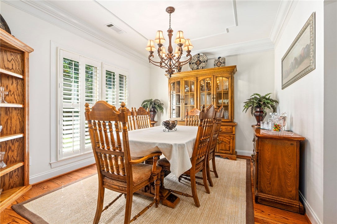 814 BARKLEY CREST Circle