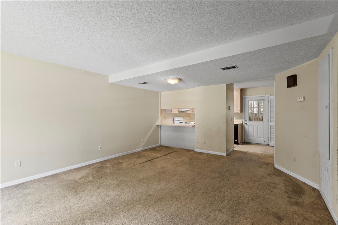 542 GREENTREE Terrace