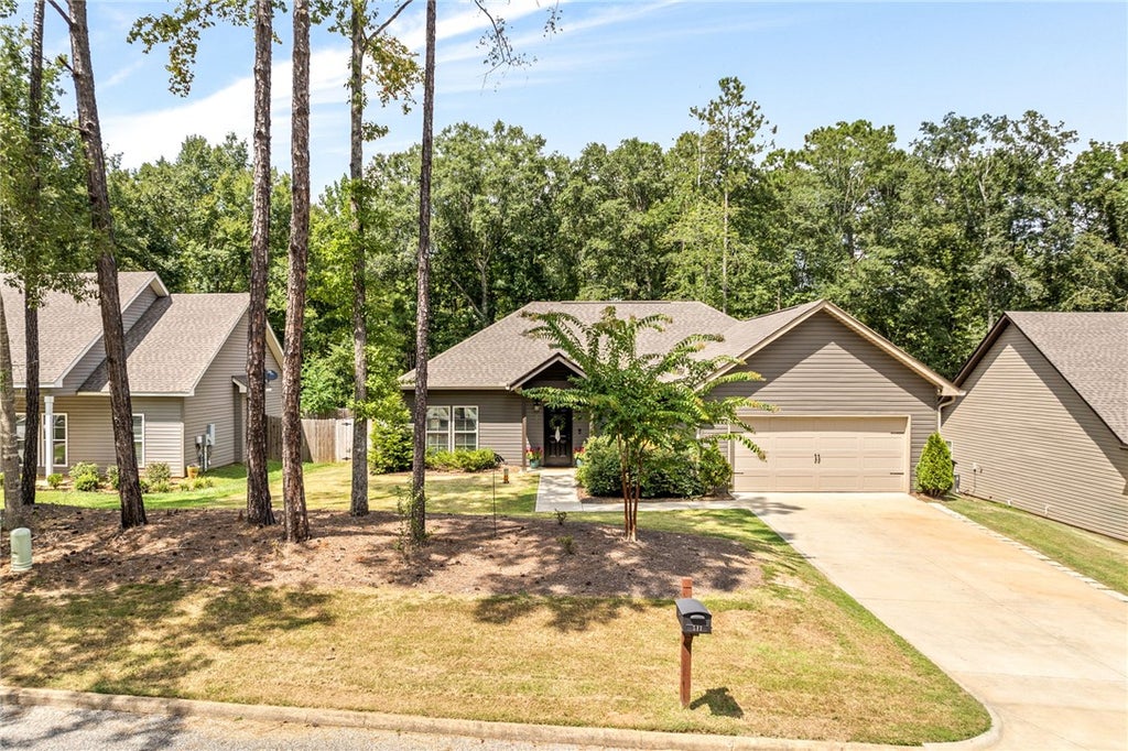 Photo of 517 RUSTIC Street, Opelika, AL 36801 (MLS # 182038)