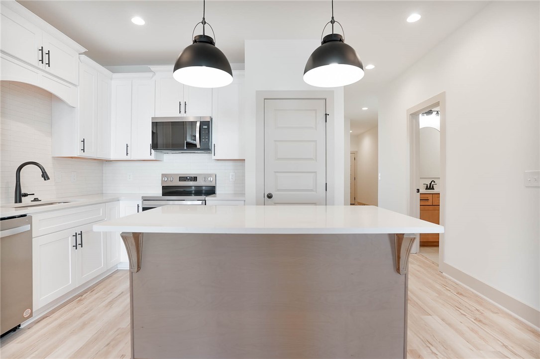 0305 NORTHGATE Boulevard