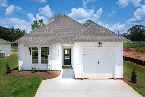 1003 CROSSING Court E Valley AL 36854