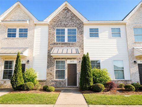 Photo of 3855 ACADEMY Drive, Opelika, AL 36801 (MLS # 180295)