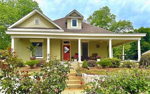 Photo of 1114 3RD Avenue, Opelika, AL 36801 (MLS # 179599)