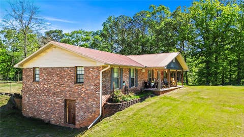 Photo of 1024 TRAIL Street, Valley, AL 36854 (MLS # 181698)