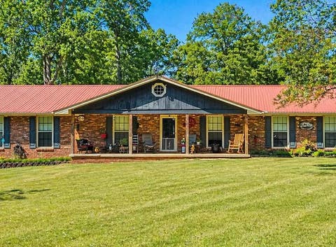 Photo of 1024 TRAIL Street, Valley, AL 36854 (MLS # 181698)