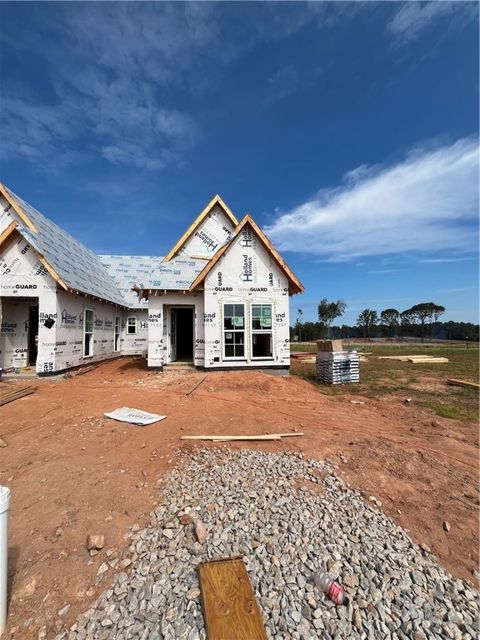 1059 FOREST Lane Opelika AL 36801