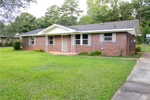 Photo of 1184 COUNTY ROAD 189, Valley, AL 36854 (MLS # 181975)