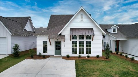 016 CROSSING Court E Valley AL 36854