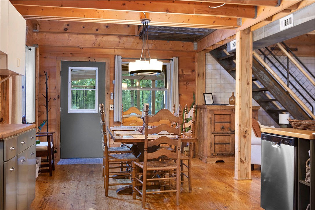 81 FOREST Road