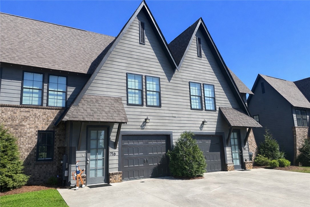 716 CYPRUS COVE Drive