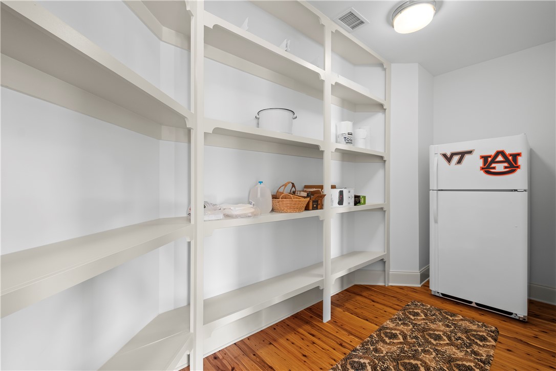 Jacksons Gap, Alabama 36861, United States, 4 Bedrooms Bedrooms, ,4 BathroomsBathrooms,Residential,Active,7874